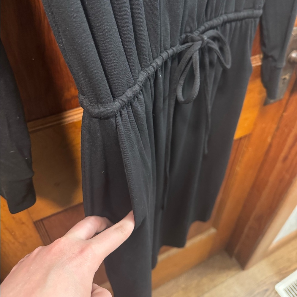 🆕Black Long Sleeve Dress - Picture 2 of 7